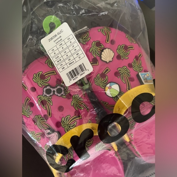 CROCS Cutie Crush Spring Break ClogK Pink Beach Junior Girls MULTI SZ - Picture 2 of 3
